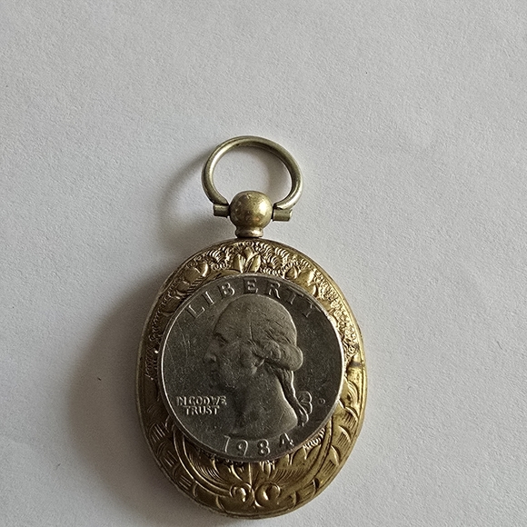 Antique locket Victorian oval  gold tone vintage leaves leaf 1800s botanical - Picture 12 of 15